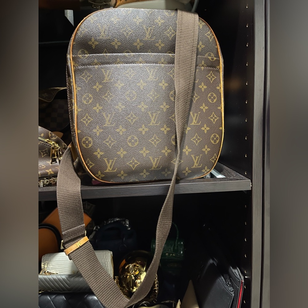 Authentic Louis Vuitton one shoulder Monogram Sac a Dos Packall